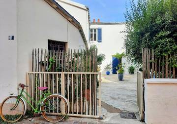 Gîte pour 2 personnes, avec balcon et vue dans Port de Gourmalon