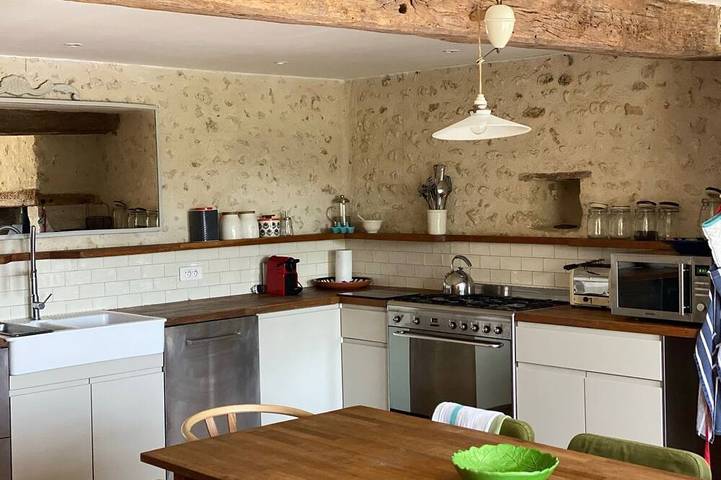 Gîte pour 10 personnes, avec jardin et terrasse à Saint-Séverin - 2