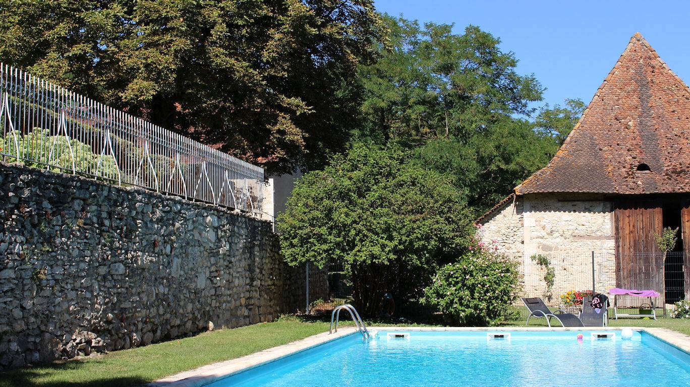 Chambre avec vue sur la montagne, piscine et parking in Sermérieu, Région de La Tour-du-Pin