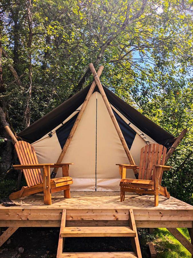 Tente pour 2 personnes, avec jardin ainsi que vue et vue sur le lac dans Auvergne-Rhône-Alpes - 4
