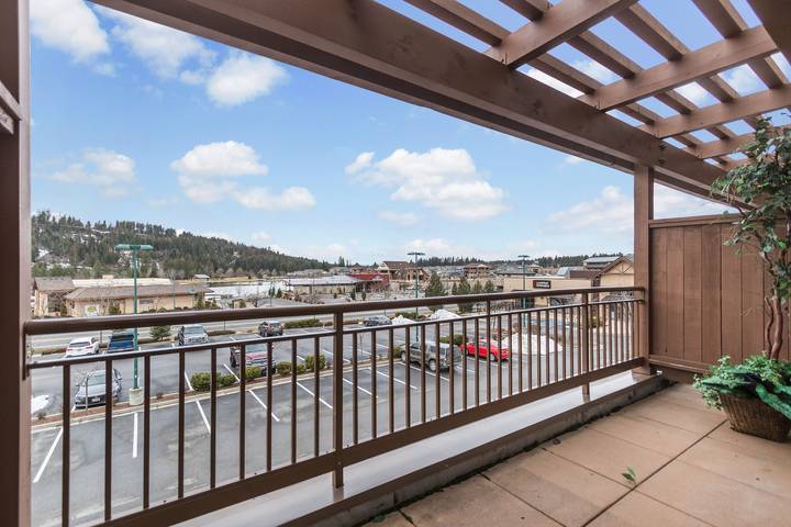 Vacation rental for 4 people, with balcony, kid friendly in Coeur d'Alene