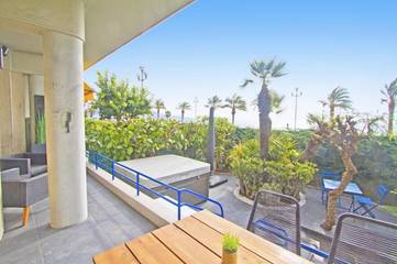 Gîte pour 4 personnes, avec jacuzzi ainsi que terrasse et jardin dans Plage Magnan