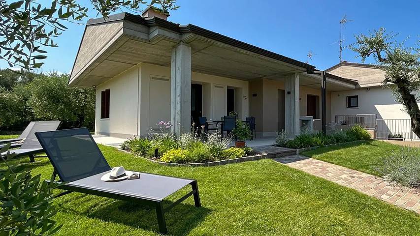 Ferienhaus für 4 Personen, mit Garten und Balkon