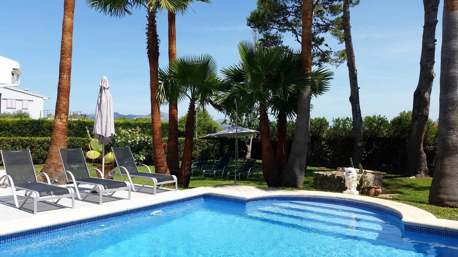 Villa "Playa" with Mountain View, Private Pool & Wi-Fi in Port de Pollença, Pollença