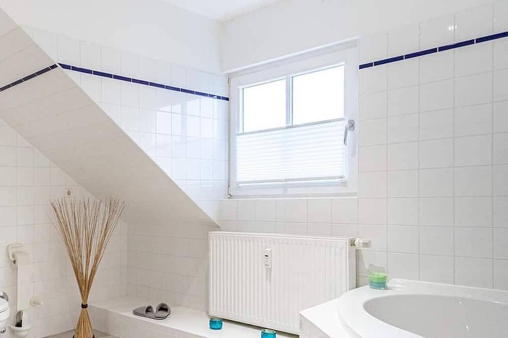 Ganze Wohnung, Apartmenthaus Arkona Vitte nur ca. 200m zum Strand, Wlan, 4-6 Personen in Hiddensee, Ostseeinseln