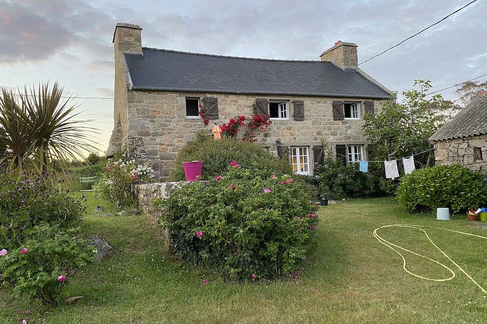 Steinhaus in idyllischem Dorf am Meer - endlose Spaziergänge am Meer - Radtouren in Lanildut, Brest und Umgebung