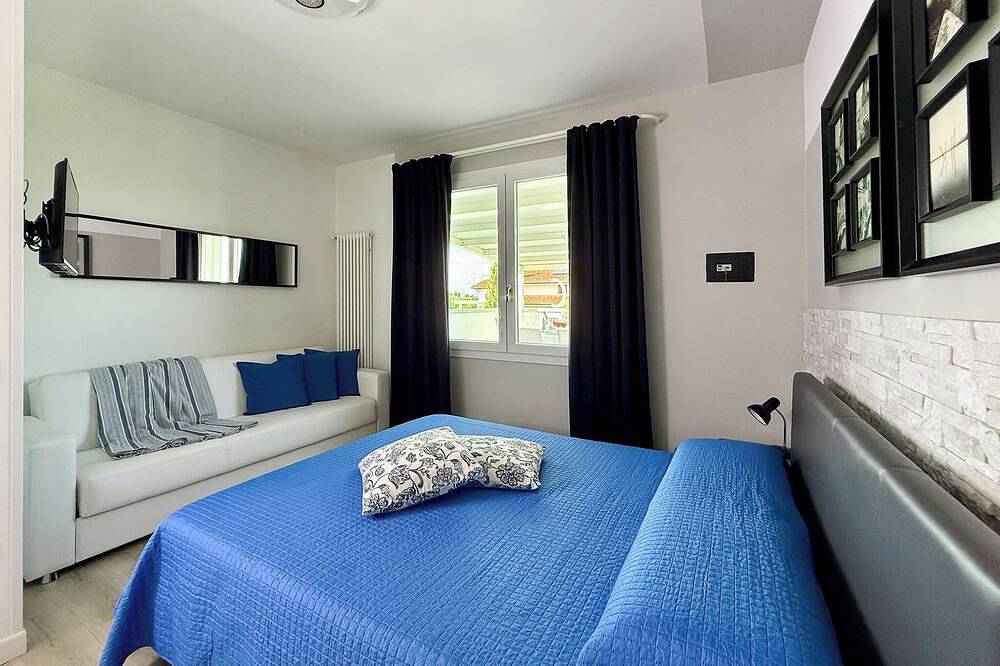 Ganze Wohnung, Venedig 30 Minuten App. in Landvilla mit Schwimmbad im Garten von 10.000 m in Casalserugo, Padua Provinz