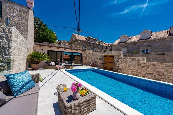 Villa pour 4 personnes, avec Terrasse ainsi que Piscine et Vue à Cavtat - 3