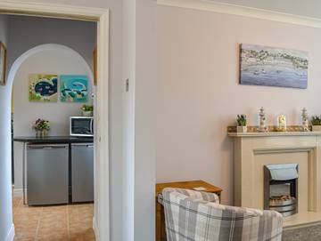 Log Cabin for 4 People in Bridlington, East Riding of Yorkshire, Photo 2