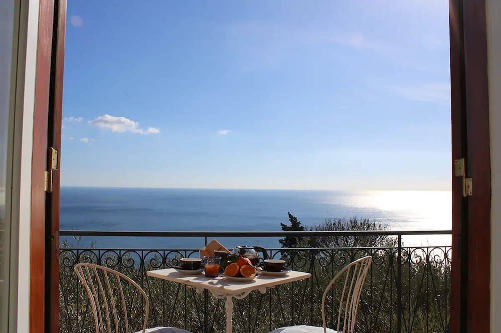 Baia di Nerano is the ideal accommodation for those who like to relax in Provinsen Napoli