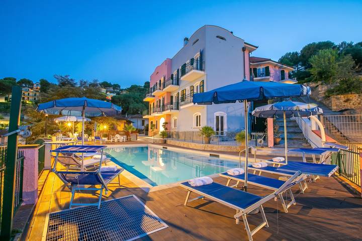 Apartament wakacyjny dla 6 osób, z widok na ocean i basen, zwierzęta dozwolone w Andora (Włochy)