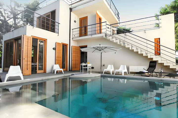 Chalet para 16 personas, con jardín y piscina - 1