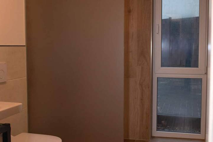 Apartamento entero, Modern cozy purple apartment in Jöllenbeck, Bielefeld