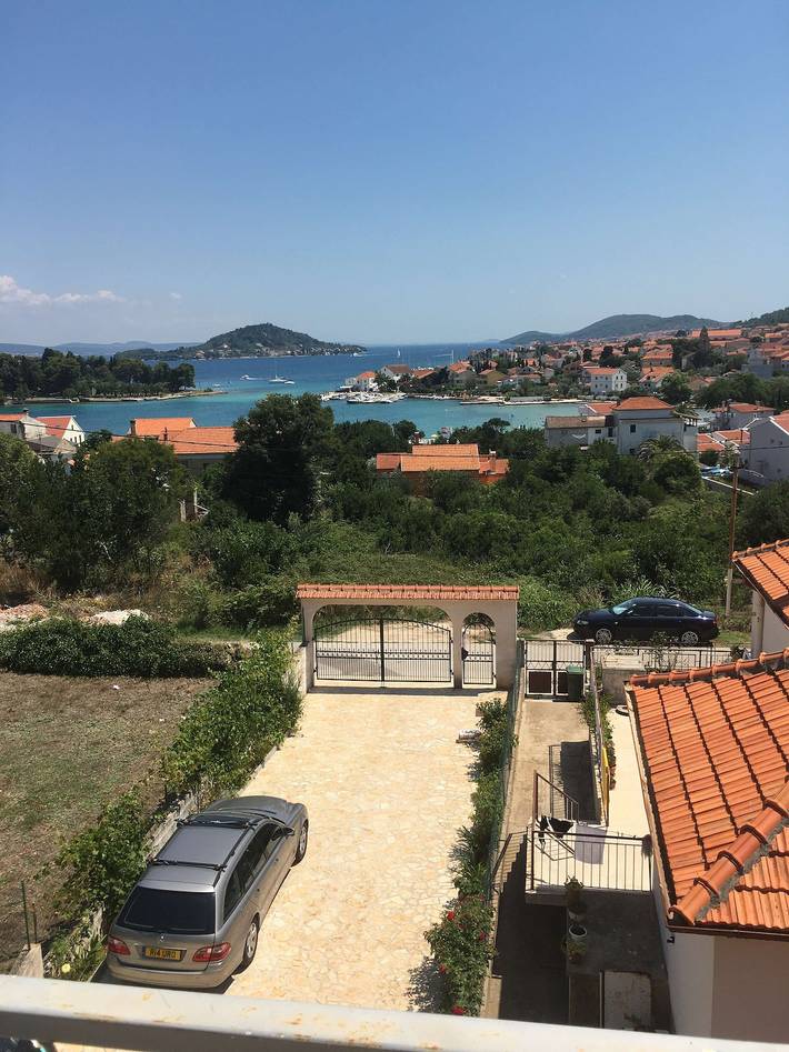 Ganze Wohnung, 1-Zimmer-Ferienwohnung mit Balkon und Meerblick Preko, Ugljan A-23327-a in Plaža Jaz, Poljana