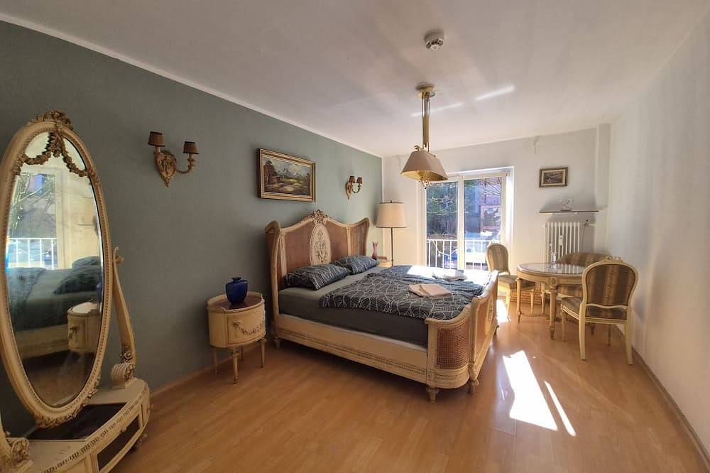 Ganze Wohnung, Biedermeier-Wohnung mit künstlerischem Touch in Wuppertal, Bergisches Land