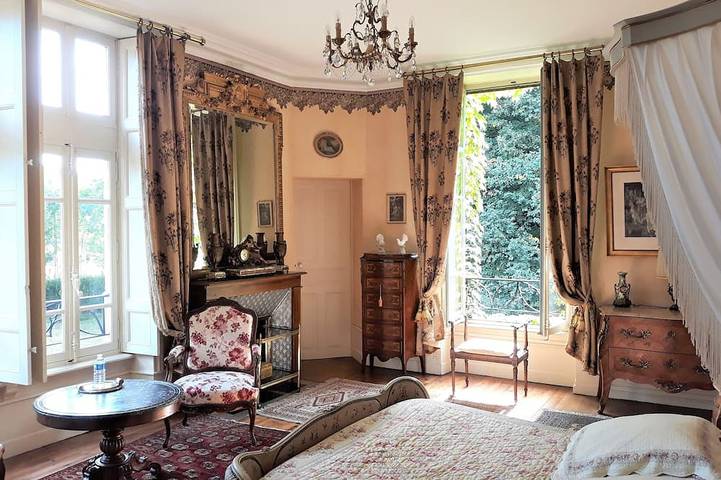 Location de vacances pour 3 personnes, avec jardin à Saint-Rémy-de-Chargnat - 2