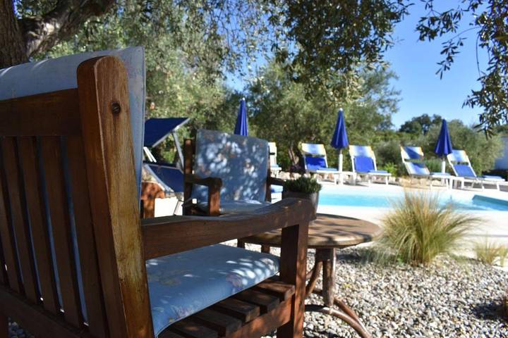 Maison d’hôte pour 3 personnes, avec Terrasse et Jardin ainsi que Piscine et Vue