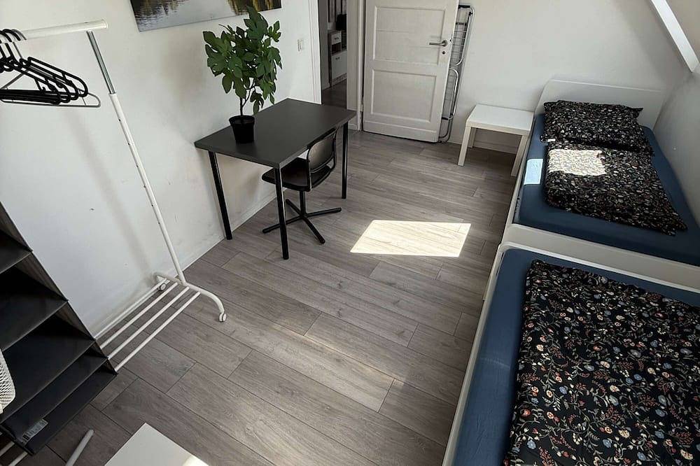 Ganze Wohnung, Zentral gelegenes Apartment am Bunter Garten in Mönchengladbach in Mönchengladbach, Niederrhein
