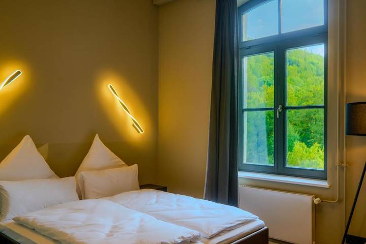 Hotel für 2 Personen, mit Balkon und Whirlpool sowie Terrasse und Garten in Siebengebirge - 4