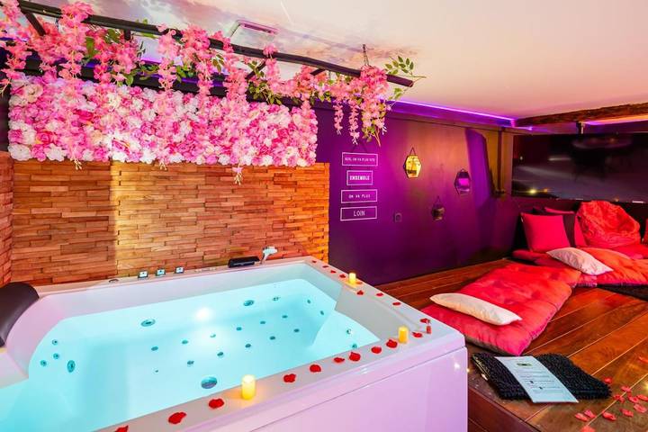 Hôtel pour 2 personnes, avec terrasse ainsi que jardin et jacuzzi dans Le Breuil (Rhône)