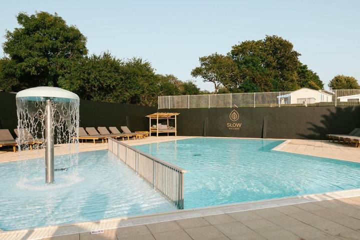 Camping pour 6 personnes, avec vue ainsi que piscine et terrasse, animaux acceptés à La Plaine-sur-Mer - 3