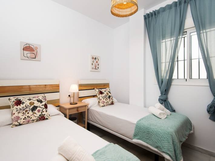 Apartamento vacacional entero, Lindo y practico apartamento decorado con buen in Málaga Centro, Málaga