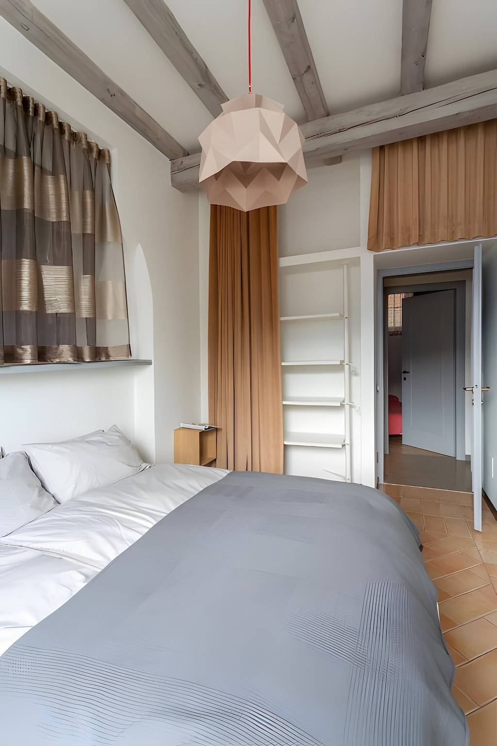 Entire apartment, Apartment 'Appartamento Vista Lago' with Lake View, Shared Terrace and Wi-Fi in Cannobio, Comune di Cannobio