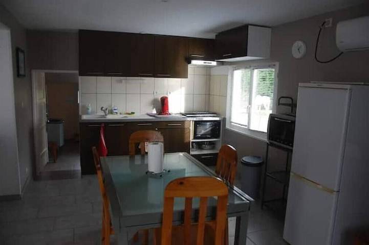 Gîte pour 4 personnes, avec jardin à Châtenoy