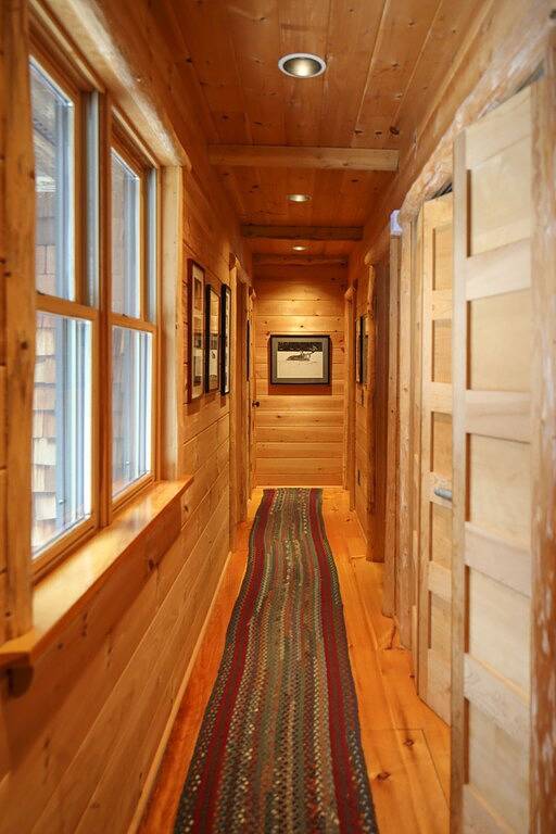 Vacation house for 16 people, with yard in Maine