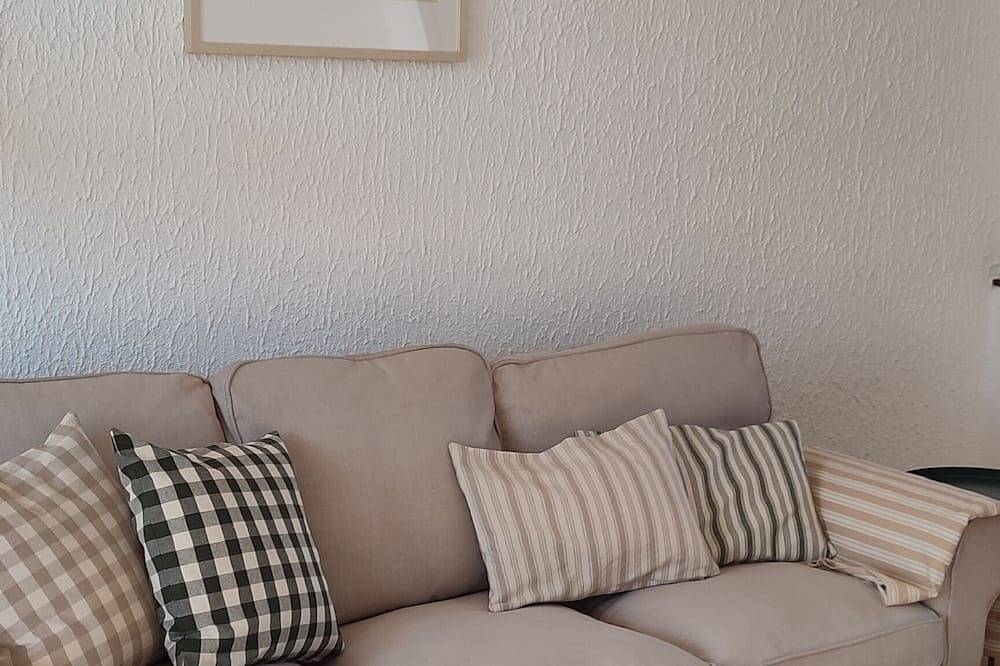 Entire apartment, Haute-Savoie in Reignier, Appt. 5 mi du Léman Express 20 mi de l'Apt de Geneve in Reignier-Ésery, Saint-Julien-en-Genevois region