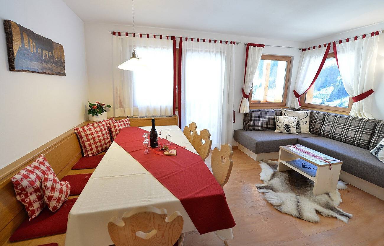 Ganze Wohnung, Apartment Albert mit Bergblick, Wlan, Balkon und Garten in St. Christina in Gröden, Dolomiti Superski