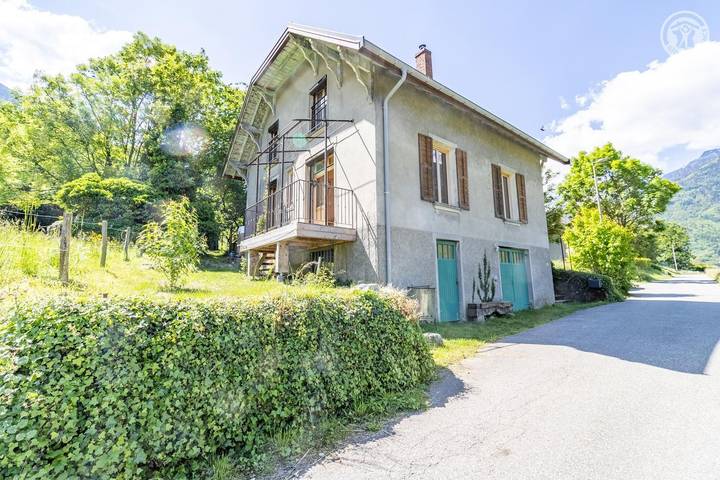 Gîte pour 5 personnes, avec terrasse, animaux acceptés à La Chapelle