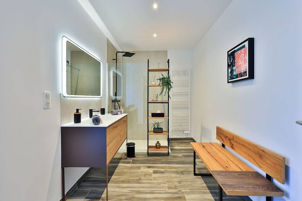 Suite Niack  climatisée & couloir de nage Balinais/spa dans le Var au calme in Saint-Paul-en-Forêt, Région de Draguignan