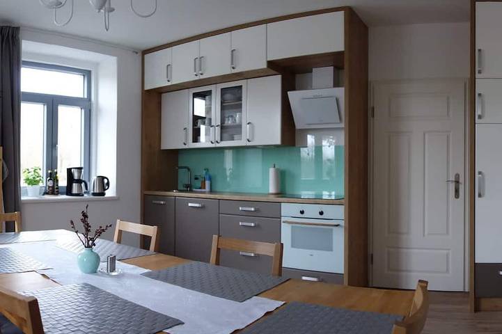 Ganze Wohnung, Geräumige Ferienwohnung für 6 Personen mit 3 Schlafzimmern, kinderfreundlich in Pirna, Elbsandsteingebirge