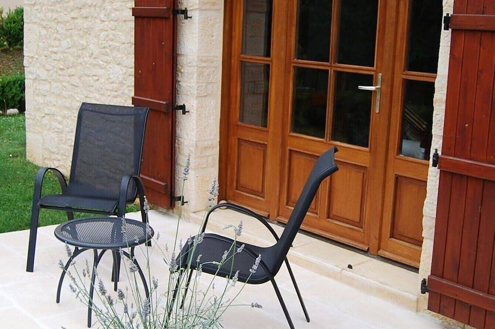 Modern Spacious Villa 15 minutes walk to the centre of Brantome in Brantôme en Périgord, Périgord Vert