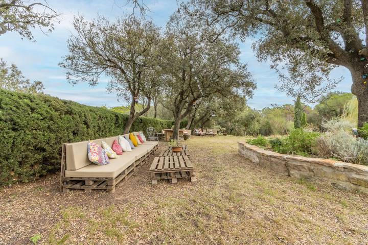 Holiday Home 'El Porxet' with Mountain Views, Shared Pool and Wi-Fi in Navès, Lleida Provins