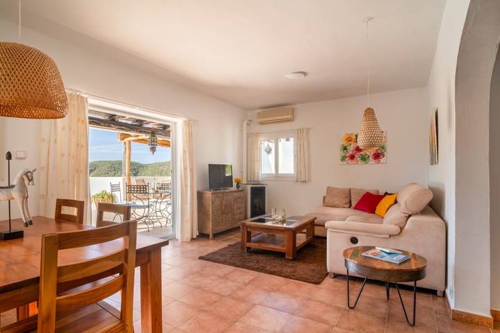 Villa 'Torre Xanchu' con vistas a la montaña, Wi-Fi y aire acondicionado in San José (Ibiza), Sant Josep de sa Talaia