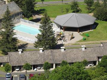 Gîte pour 5 personnes, avec bassin pour enfant à Saint-Julien-Chapteuil