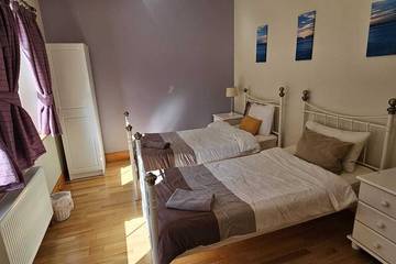 Holiday Home for 9 People in Lough Swilly, County Donegal, Photo 4