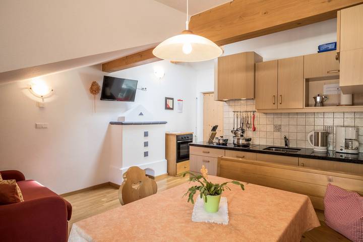 Hel lejlighed, Cozy Apartment "Kornblume - Mesnerhof" with Mountain View, Wi-Fi, Balcony & Garden in Kematen, Sand in Taufers