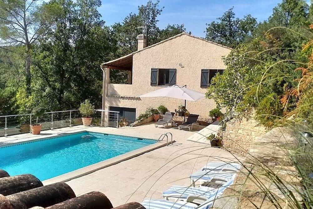 Charmantes Haus mit Pool. in Saint-Antonin-du-Var, Brignoles Region