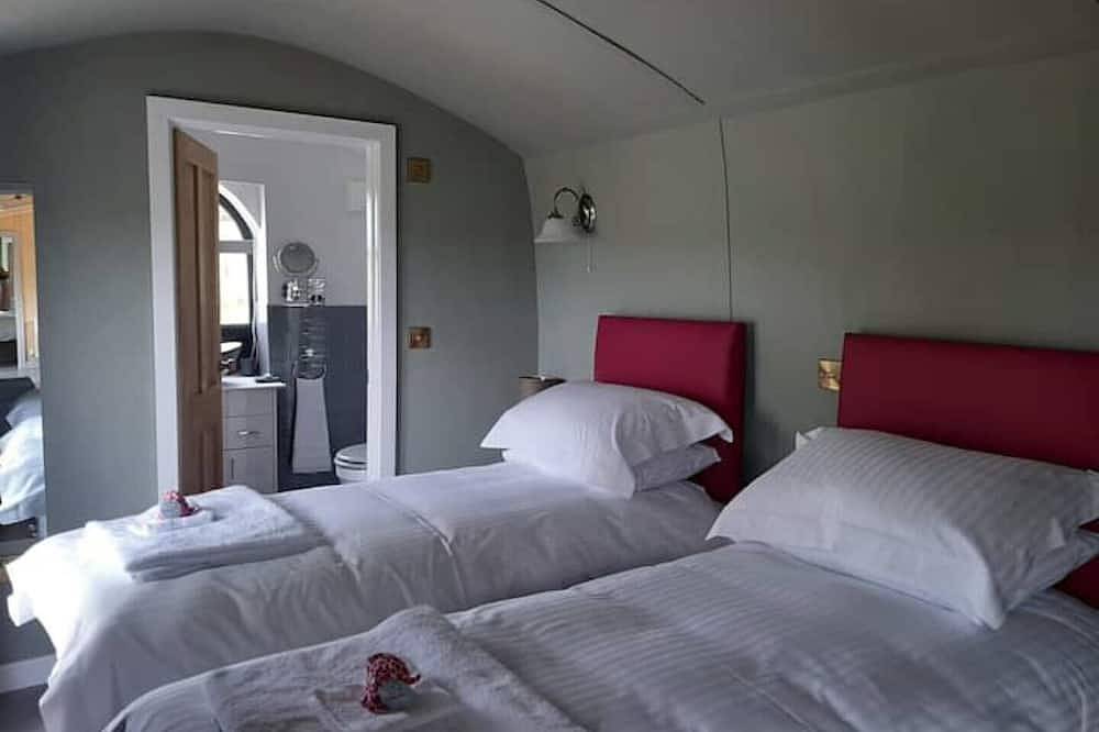 Railway carriage - perfect for families,friends or couples in a perfect location in Kielder Forest Park