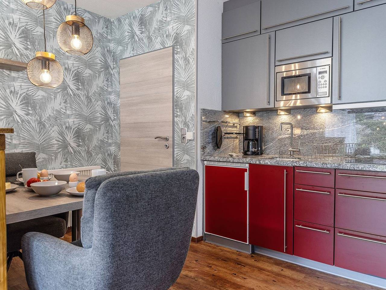 Ganze Ferienwohnung, Apartement 50181 - Attraktiv, komfortabel, nah am Meer: Frisch renoviertes 1-Zimmer-Appartement in strandnaher Lage. Geschmackvoll eingerichtet mit Doppelbett, moderner Küchenzeile und Terrasse mit Elektrogrill. in Carolinensiel-Harlesiel, Wittmund