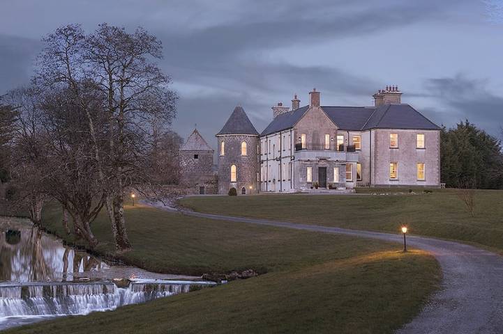 Holiday rental for 14 people, with garden in County Galway
