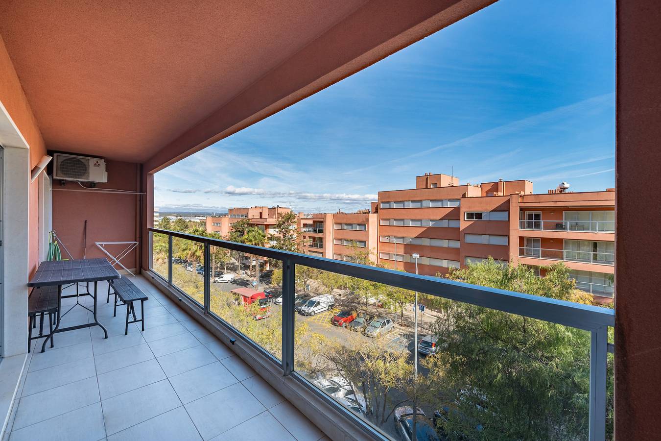 Appartement entier, Appartement 'Paraíso Da Rocha' avec vue sur la montagne, Wi-Fi et climatisation in Praia da Rocha, Portimão