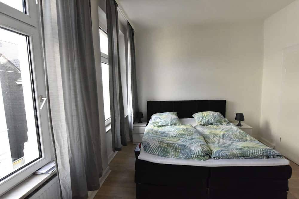Ganze Wohnung, Luxuriöse großzügige Wohnung mit einem Schlafzimmer in Wuppertal, Bergisches Land