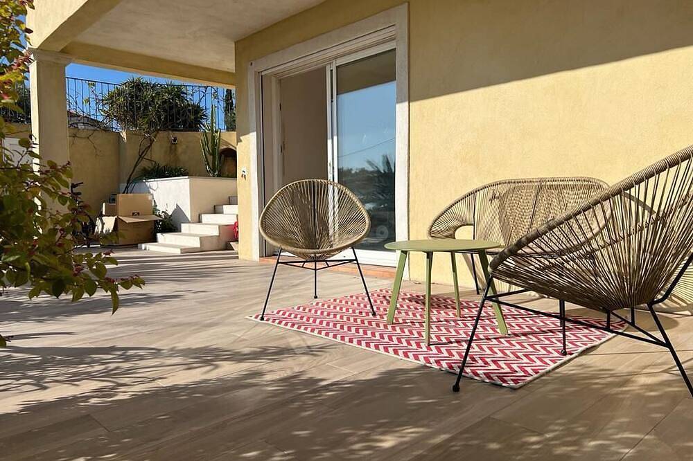Entire apartment, T2 - Villa Martine in La Ciotat, Marseille region