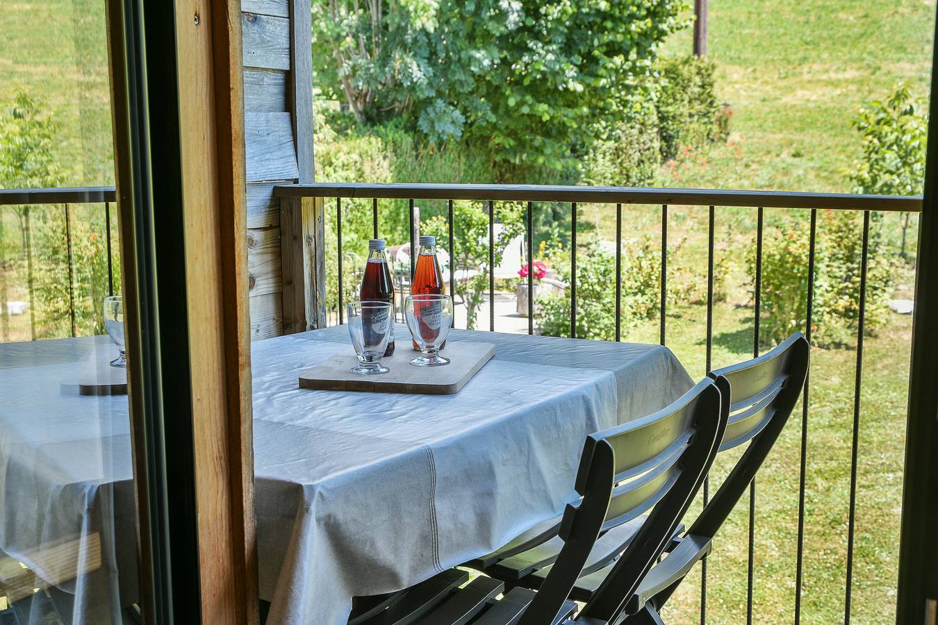 Casa de vacaciones 'Fayard' con vistas a la montaña, terraza privada y Wi-Fi in Aillon-le-Jeune, Chambéry region