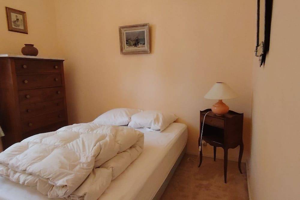 Appartement entier, Appartement 3 pièces pieds dans l'eau in Saint-Raphaël, Massif de l'Esterel