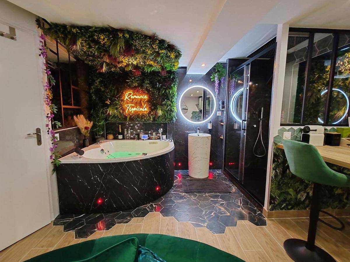 Appartement entier, Le Quai Amiénois - Romance Tropicale - Spa Romantique in Amiens, Région d'Amiens